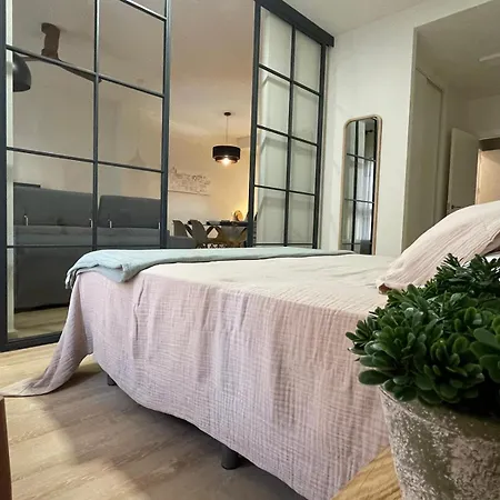 Apartment Malagasuite Comfortable
